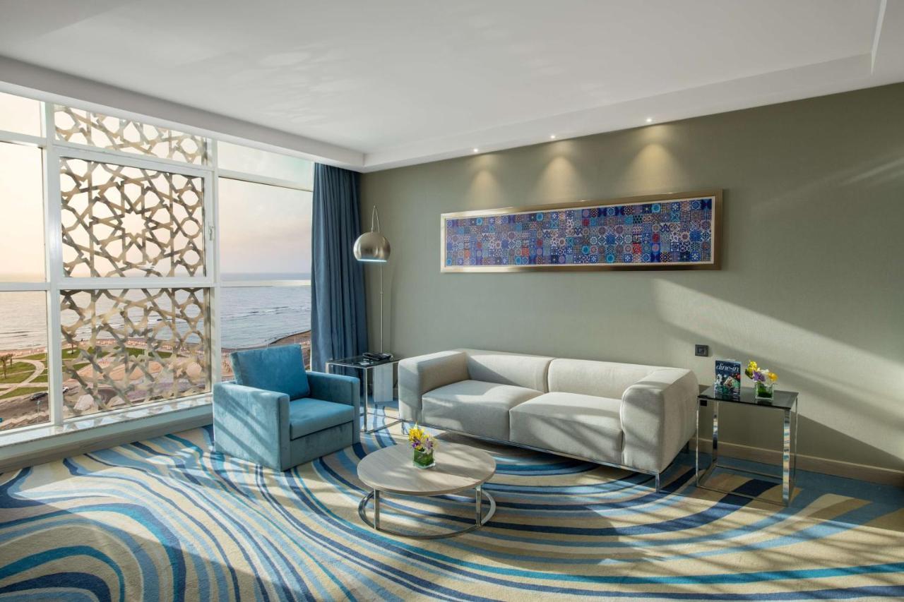 Radisson Blu Hotel, Jeddah Corniche Exterior foto A living room at the Jumeirah Atlantis