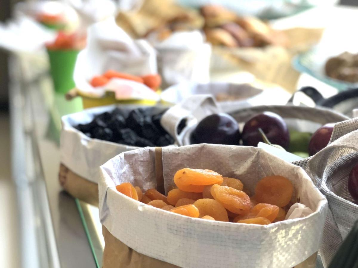 Radisson Blu Hotel, Jeddah Corniche Exterior foto Dried apricots