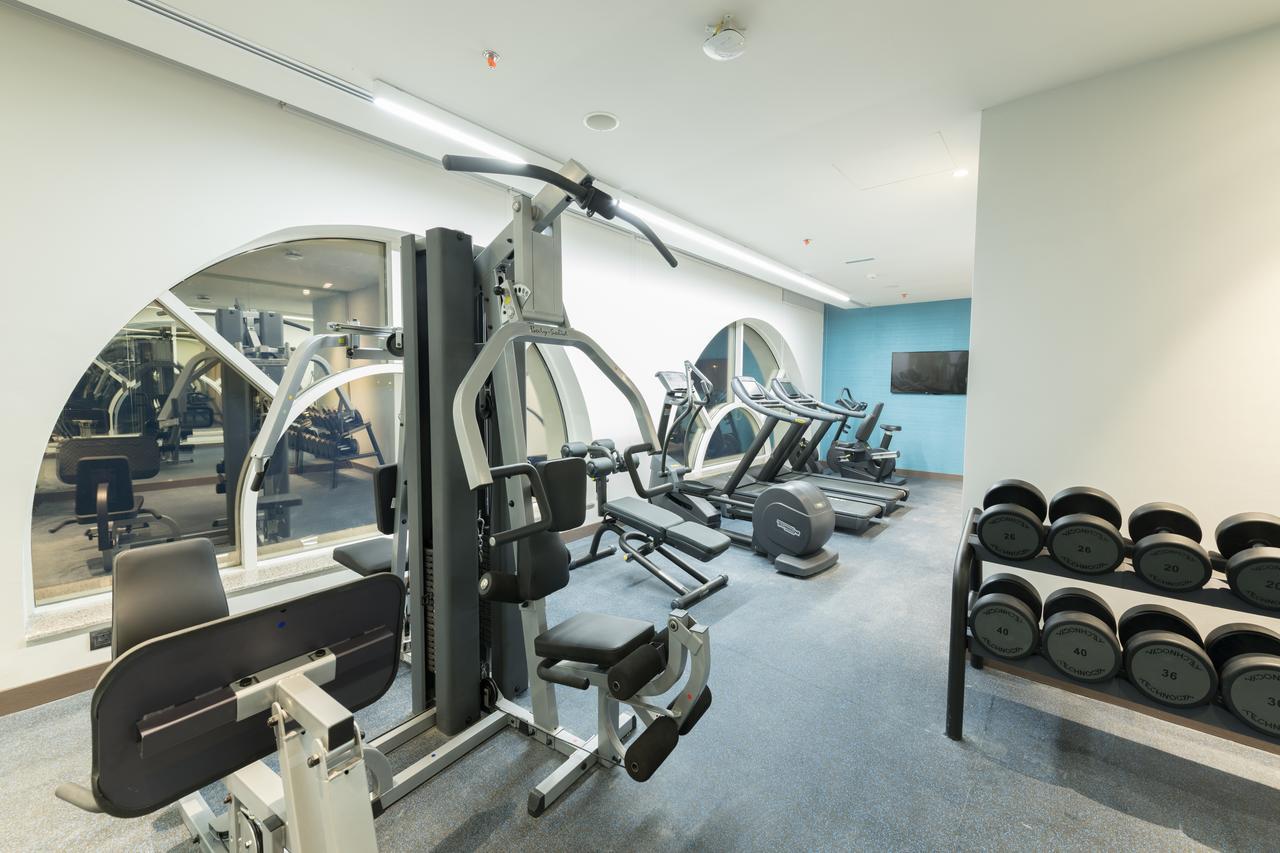 Radisson Blu Hotel, Jeddah Corniche Exterior foto The gym at the hotel