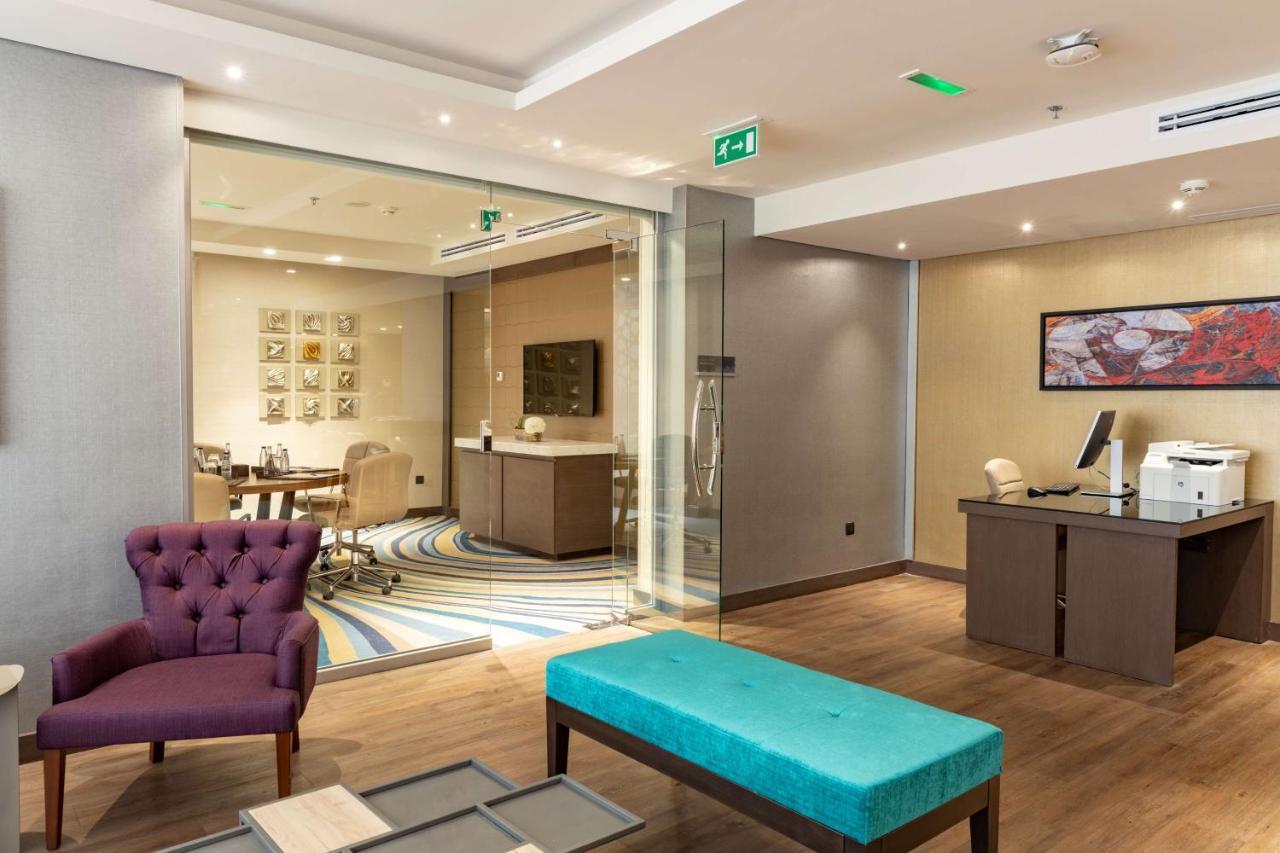 Radisson Blu Hotel, Jeddah Corniche Exterior foto Reception area