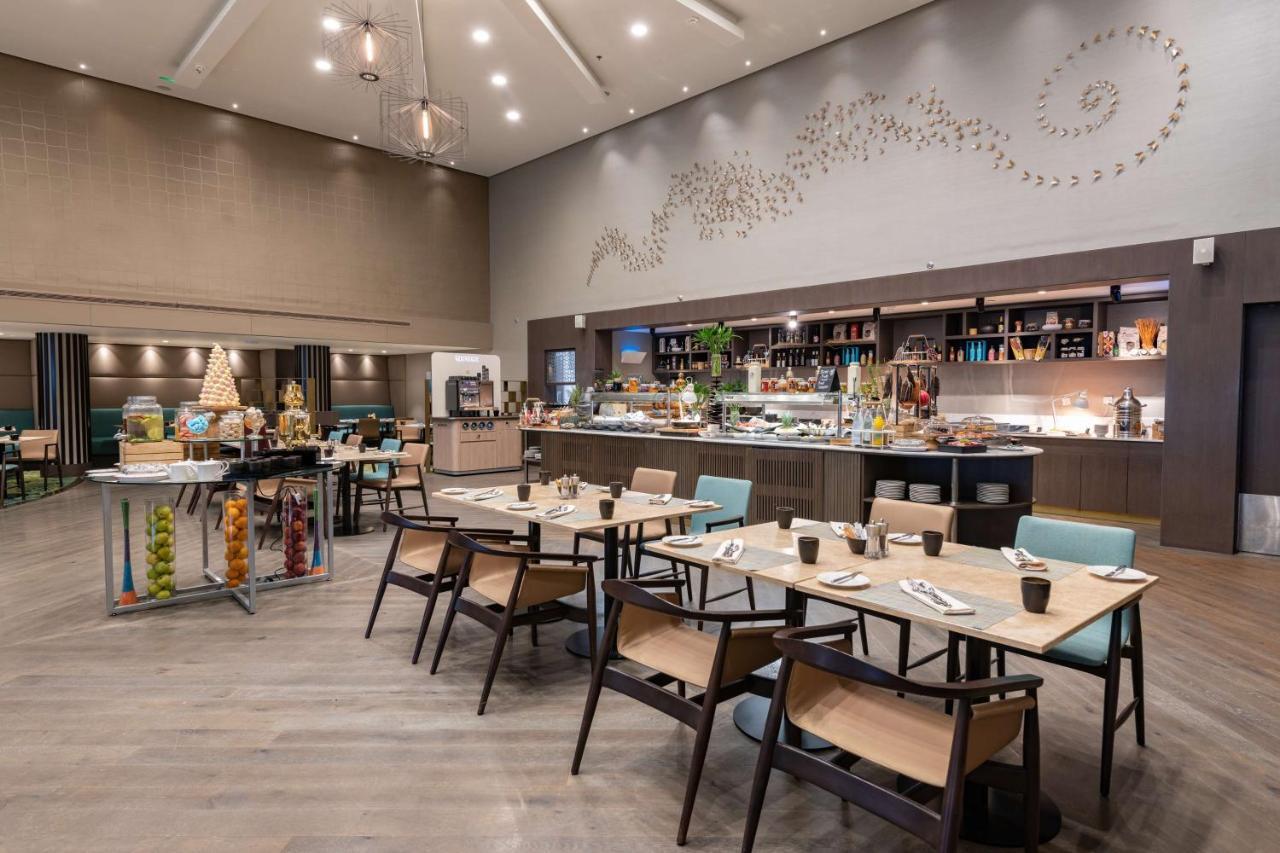 Radisson Blu Hotel, Jeddah Corniche Exterior foto The dining room at the new hospital
